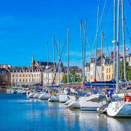 Apartment Studio Convivial En Plein Coeur Du Centre Historique De Vannes
